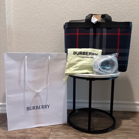 Burberry Handbags - NWT BURBERRY LARGE TOTE NAVY/GREY IP CHECK WITH PaperBag, Tag, Dustbag